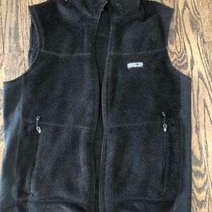 Men’s black fleece Patagonia vest